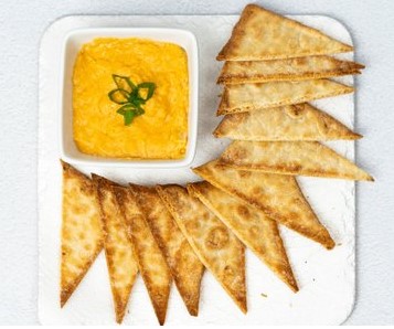 Buffalo Chicken Dip with Flatbread Chips